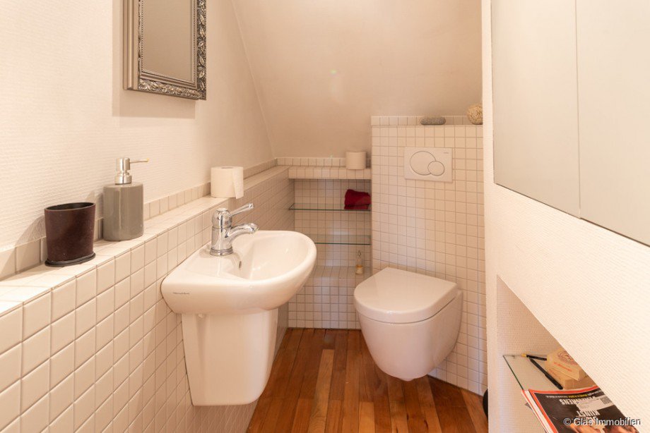 G�ste WC im DG Zweifamilienhaus Bous