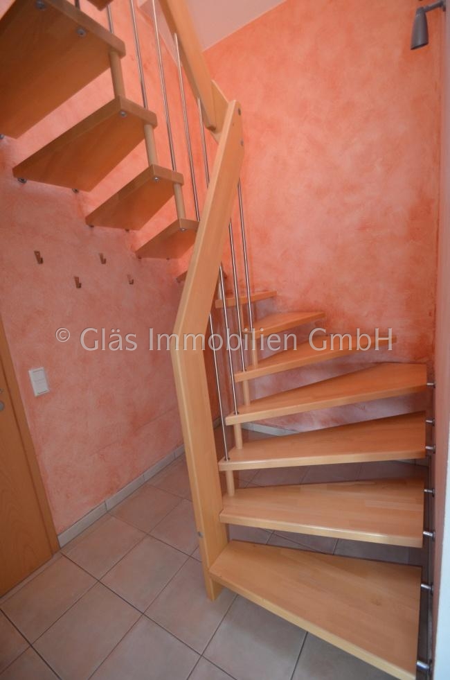 Hochwertige Treppe Dachgeschosswohnung V�lklingen