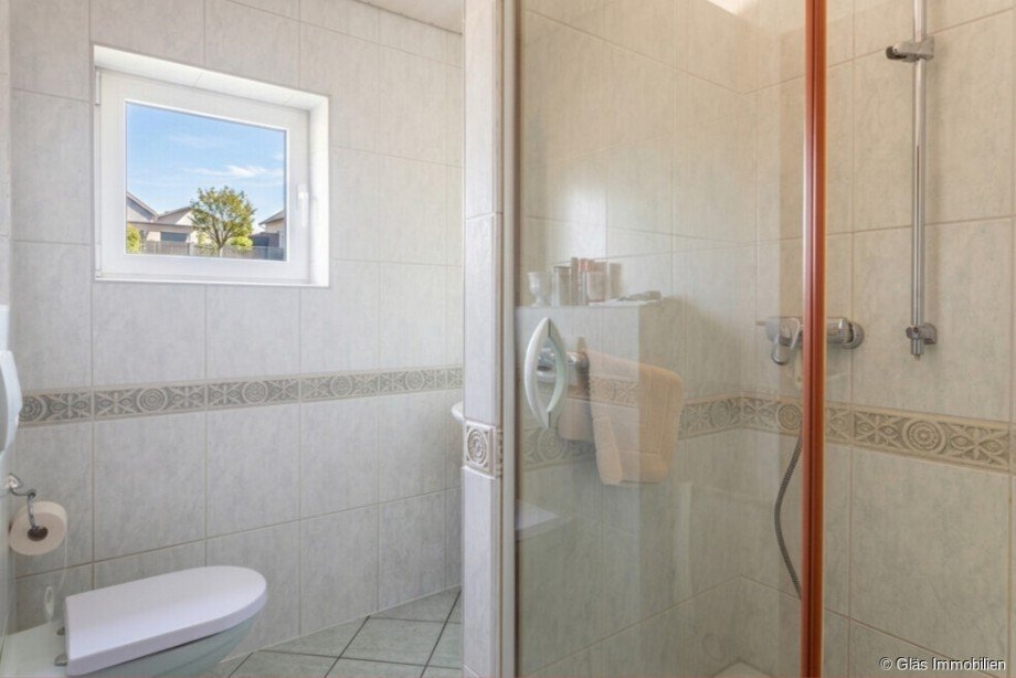 G�stebad mit Dusche Einfamilienhaus �berherrn / Berus