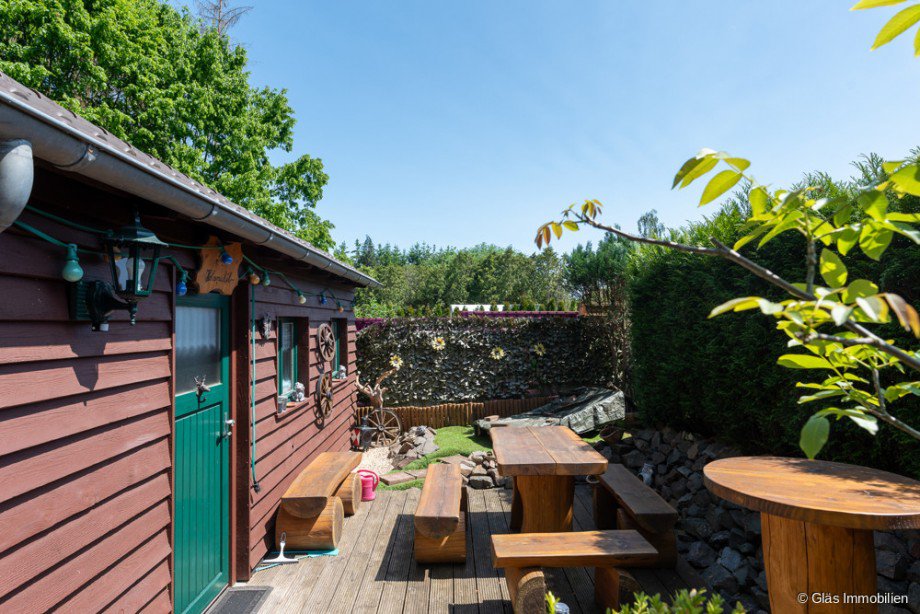 Terrasse vor Gartenhaus Reihenhaus V�lklingen