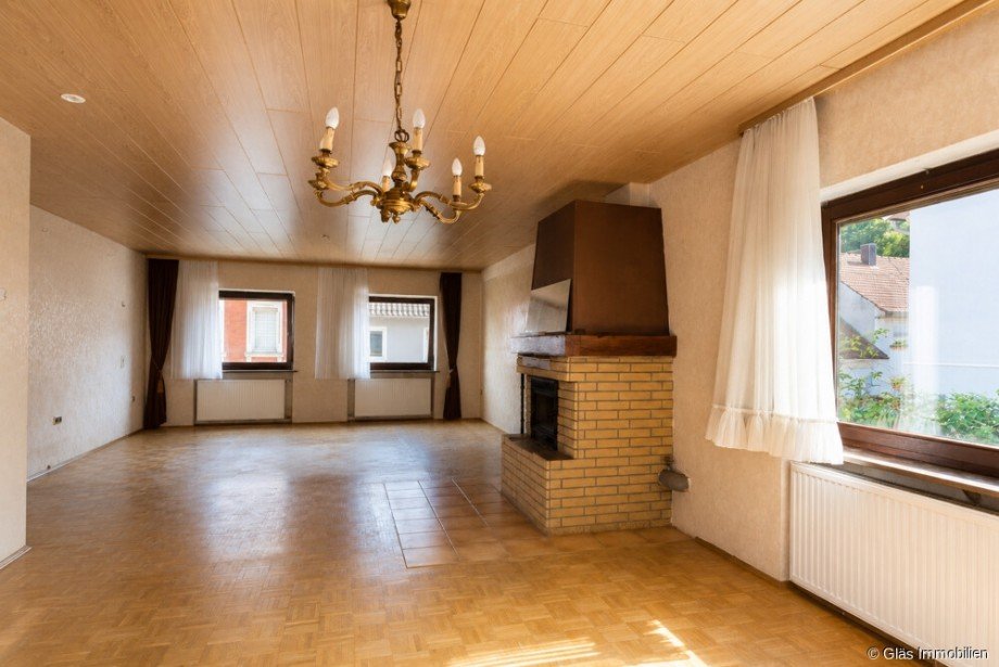 Wohnzimmer mit Kamin Zweifamilienhaus Gro�rosseln / Karlsbrunn