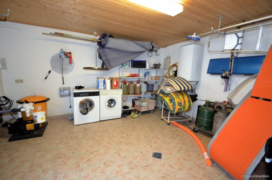 Keller mit Schwimmbadtechnik Einfamilienhaus Puttelange-aux-Lacs