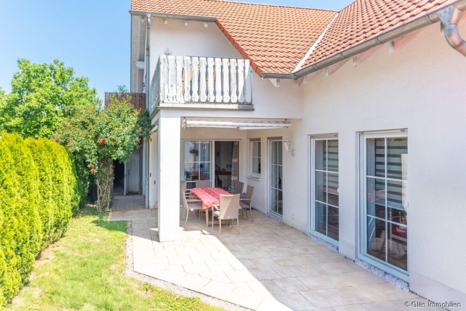 Blick auf die Terrasse im EG Zweifamilienhaus Wadgassen