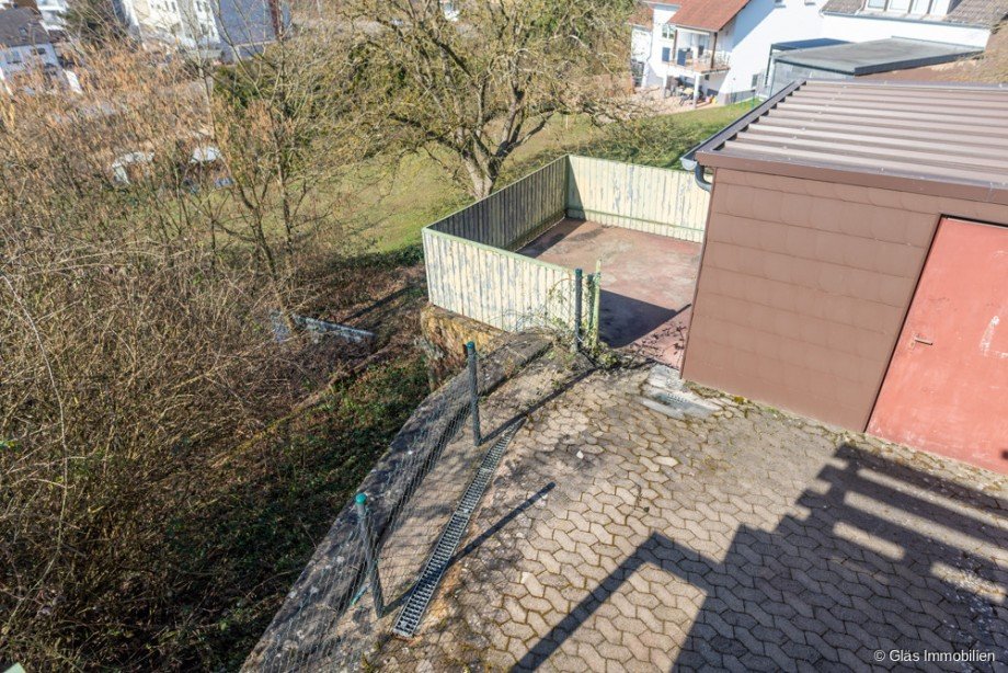 Blick in den Hof Zweifamilienhaus V�lklingen / Heidstock