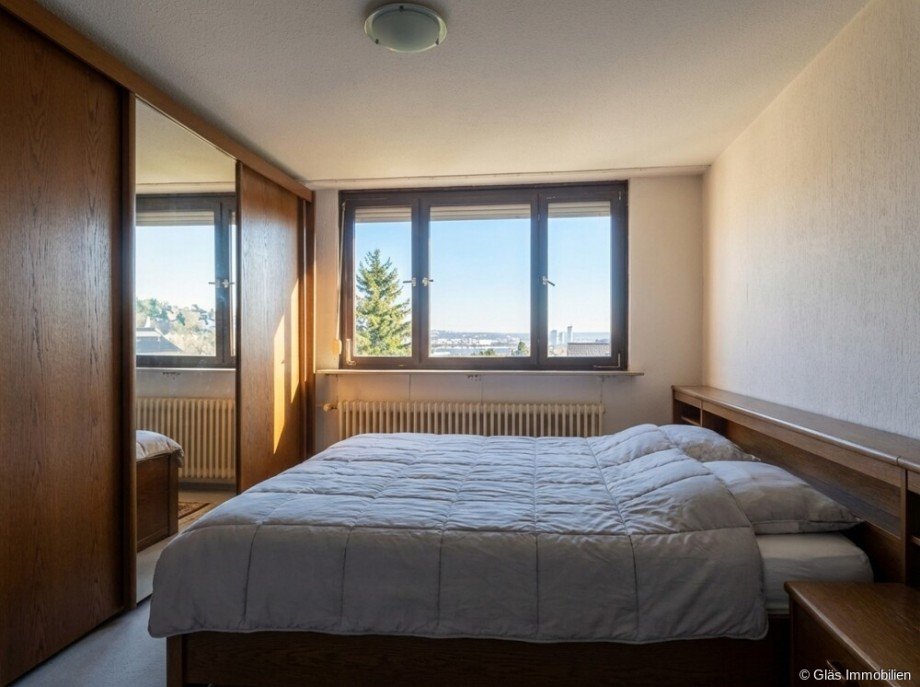 Schlafzimmer 3 Dachgeschoss Zweifamilienhaus Saarbr�cken / Gersweiler