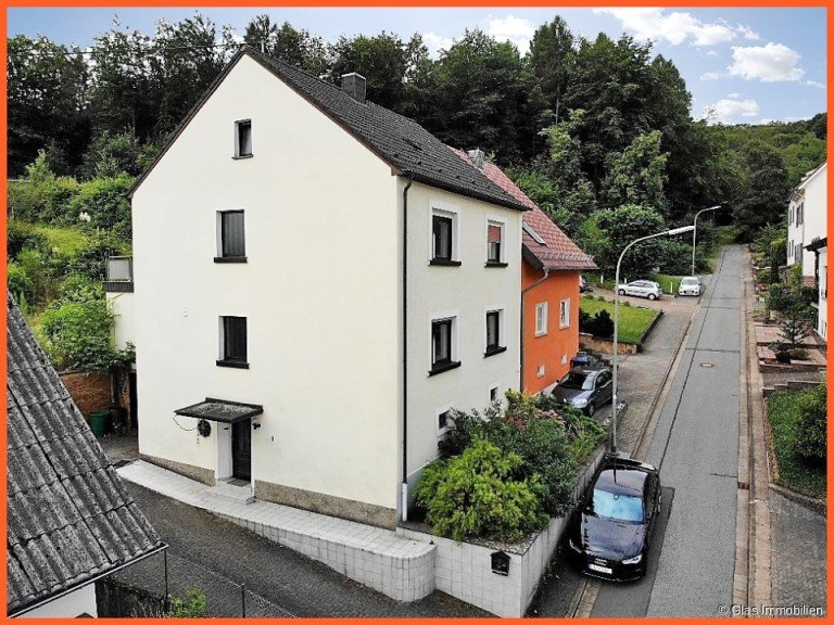Einfamilienhaus mit herrlichem Gartengrundst�ck Gro�rosseln Einfamilienhaus Einseitig angebautes Einfamilienhaus mit herrlichem Gartengrundst�ck am Waldrand