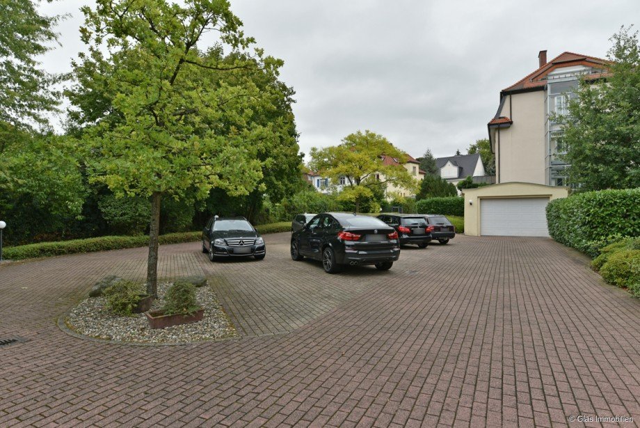 5 Parkpl�tze inklusive B�rohaus Saarbr�cken