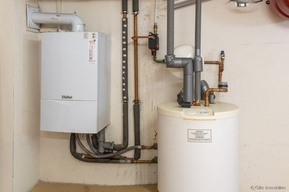 Gasbrennwertheizung mit Warmwasserversorgung Mehrfamilienhaus V�lklingen / Ludweiler