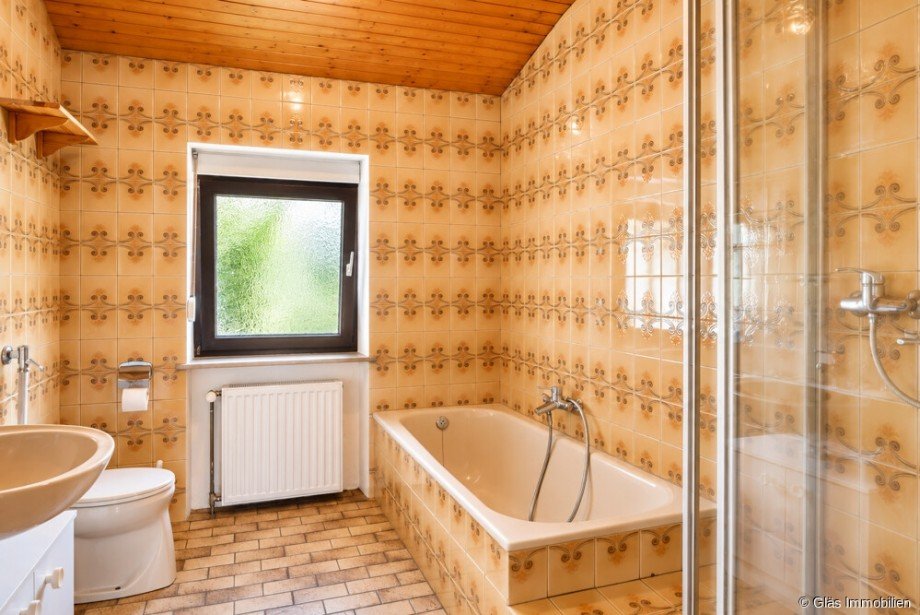 Badezimmer im DG Zweifamilienhaus Gro�rosseln / Karlsbrunn