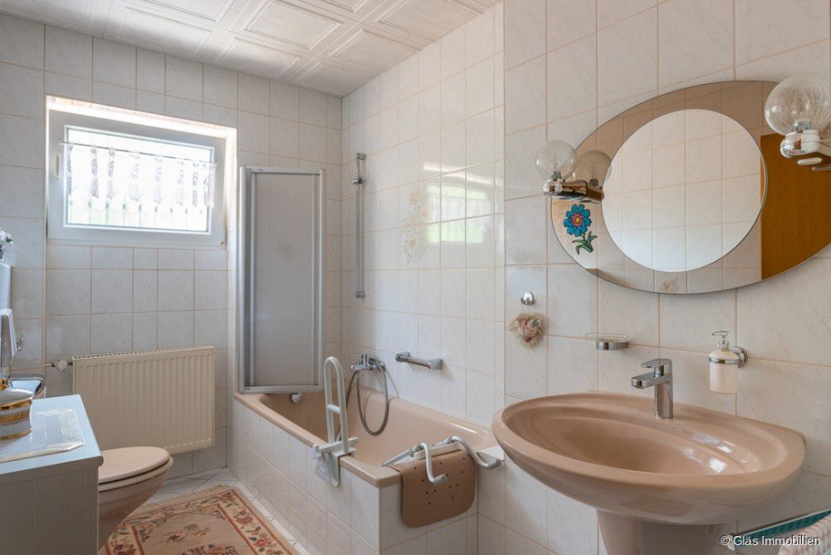 Badezimmer EG Zweifamilienhaus Bous