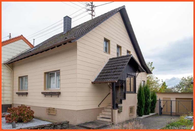 Ein- bis Zweifamilienhaus mit viel Platz zum Toben Wallerfangen / Kerlingen Einfamilienhaus Kerlingen - Einseitig angebautes Ein- bis Zweifamilienhaus mit Garage und viel Platz zum Toben