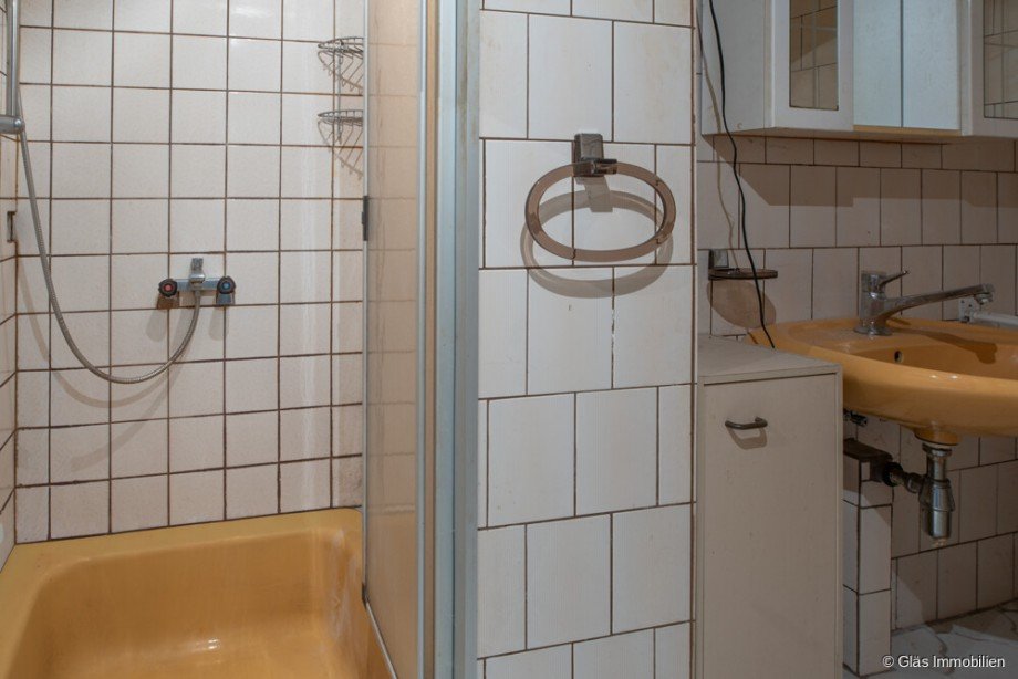Bad mit Dusche im Untergeschoss Reihenendhaus V�lklingen