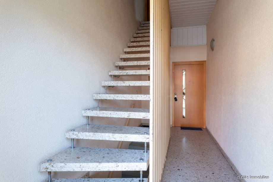 Hochwertige Natursteintreppe Zweifamilienhaus V�lklingen