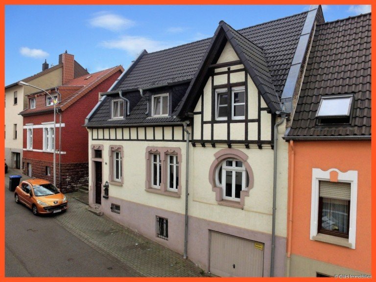 Jugendstiljuwel V�lklingen Einfamilienhaus Renoviertes Ein- bis Zweifamilienhaus vereint Charme der Jahrhundertwende und Komfort von heute!