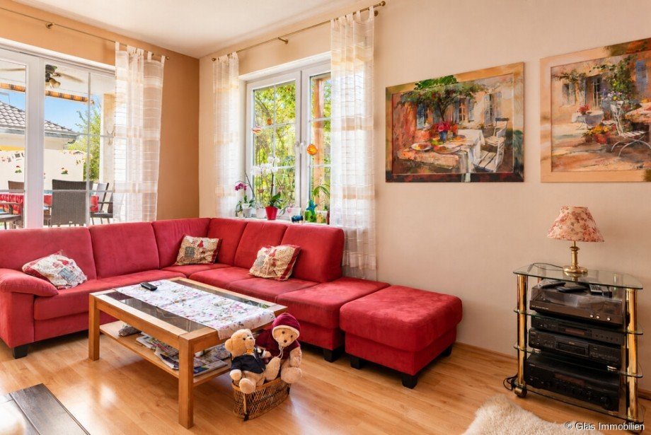 Wohnzimmer mit viel Tageslicht Zweifamilienhaus Wadgassen