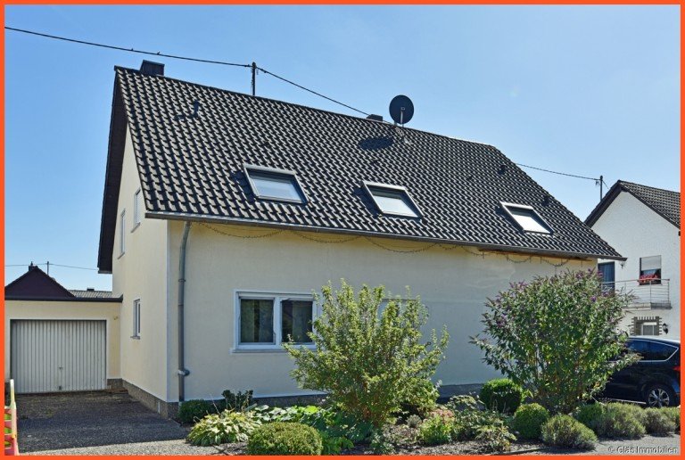 Freistehendes Einfamilienhaus mit viel Platz V�lklingen Einfamilienhaus Freistehendes Einfamilienhaus in ruhiger Wohnlage mit viel Platz zum Toben!