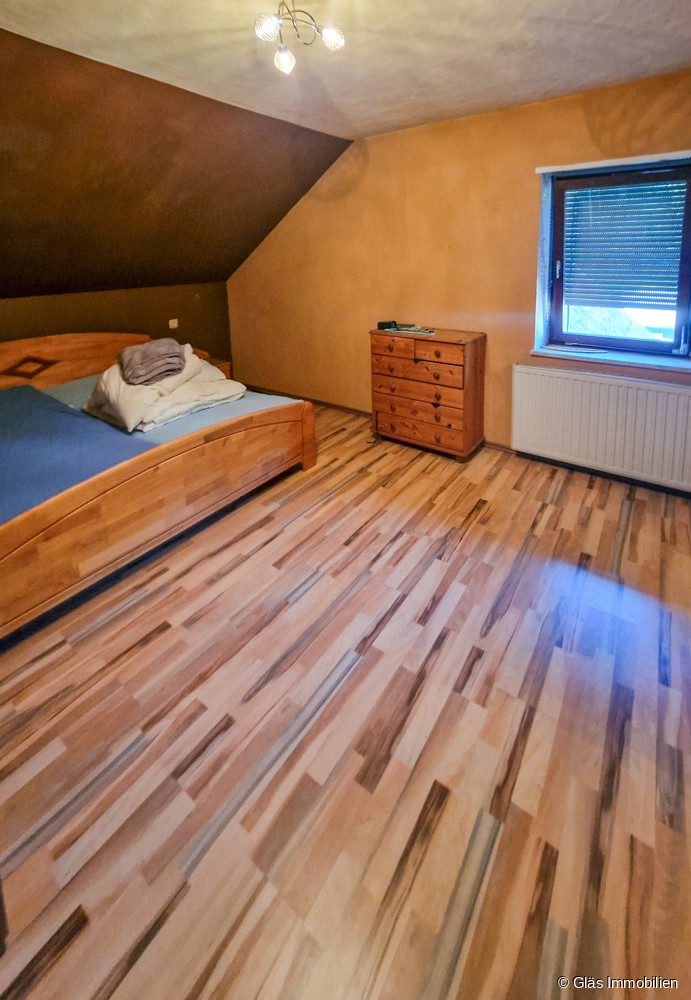 Elternschlafzimmer Einfamilienhaus V�lklingen / Lauterbach
