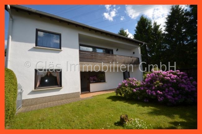 Gro�z�giges Einfamilienhaus mit Einliegerwohnung Gro�rosseln Einfamilienhaus ***VERKAUFT*** Freistehendes Einfamilienhaus mit Einliegerwohnung und jeder Menge Platz zum Toben!