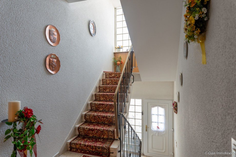 Massive Natursteintreppe Zweifamilienhaus Bous